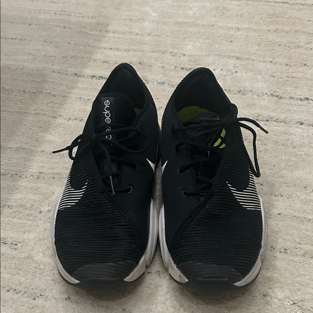 Women’s Nike sneakers superrep